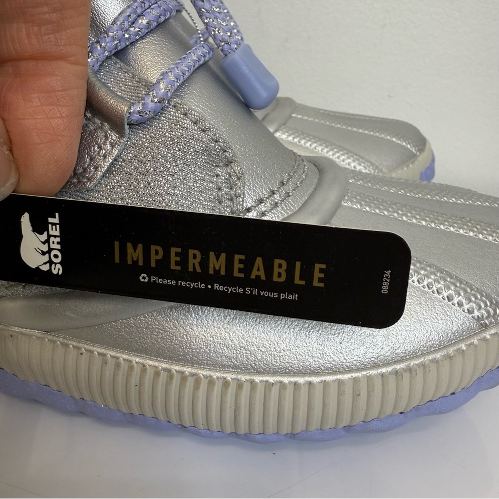 Sorel x Disney Frozen II Silver Out N About Sneaker Ankle Boot Girls Size 6 NWT - Picture 6 of 12